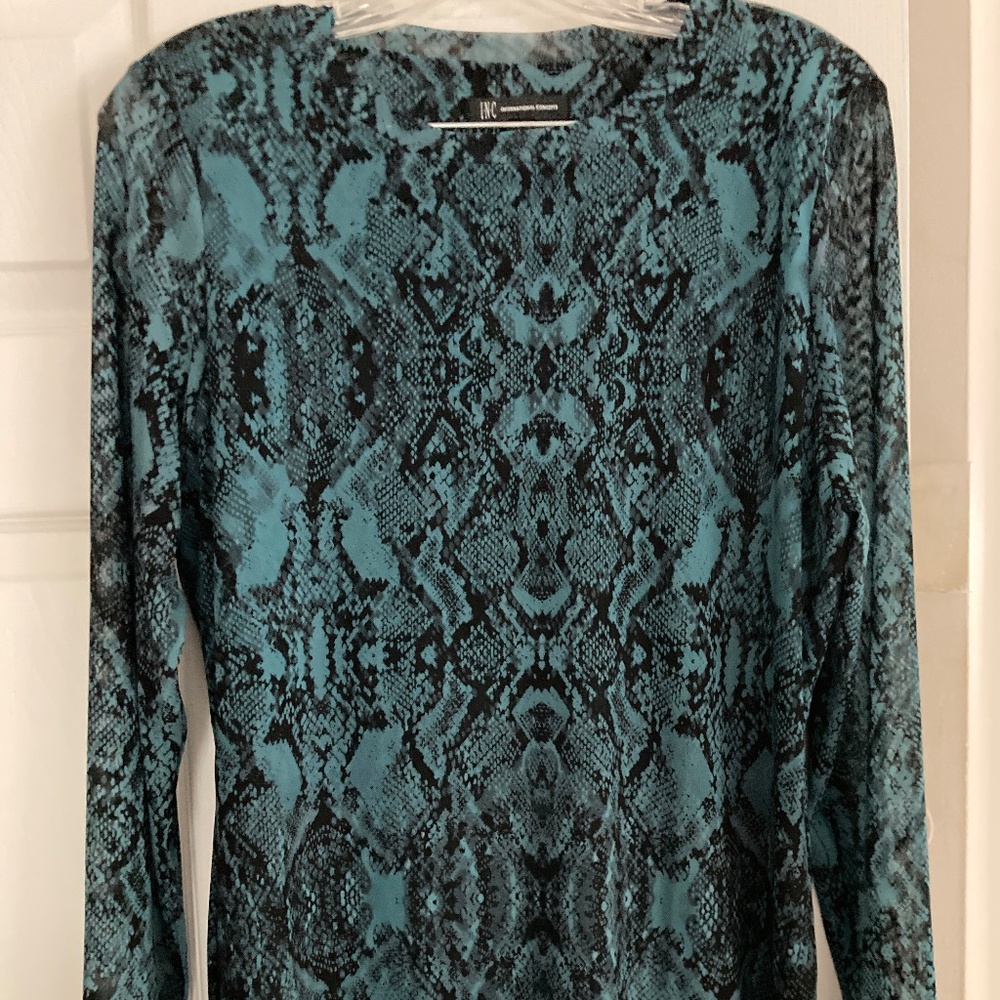 Alfani Snakeskin Stretch Top Size L